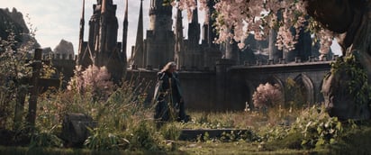 Filmada en los inquietantes paisajes de Finlandia, 'Drácula' ofrece una atmósfera visual que te envuelve desde el primer fotograma.