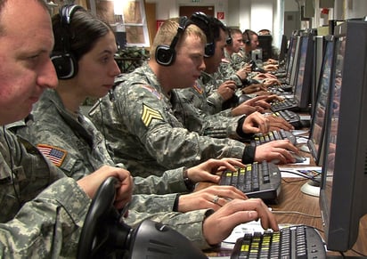 Las bases de datos del ejercito norteamericano siguen alojadas en este sistema operativo, por lo cual, mudar la información no es tan fácil.