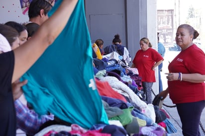Labor. Ya sea con ropa, medicamentos o comida, en la asociación se busca que todos salgan con alguna ayuda.