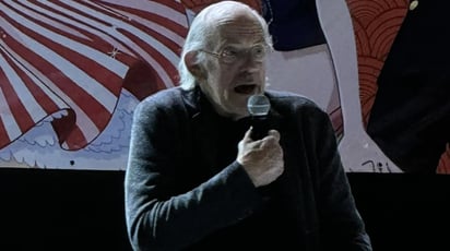 Más allá de su trayectoria, Lloyd fue reconocido en el evento por la gran familiaridad ante sus fanáticos.