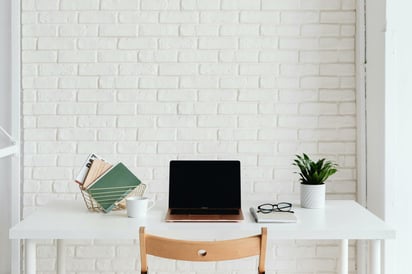 El escritorio correcto debe ser una combinación entre productividad y estética, todo perfectamente balanceado.