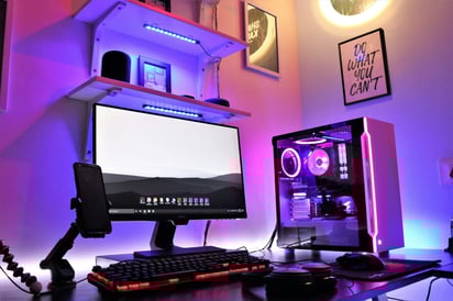 Sin importar si es para trabajo, gaming, o simplemente para pasar el rato, un escritorio debe tener todos sus elementos intactos.