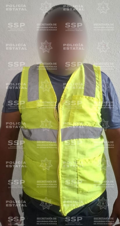 Acción. Estatales recuperan vehículo con reporte de robo en Gómez Palacio.