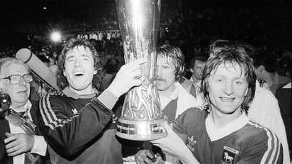 Marcel no llegaría a cualquier equipo, pues The Tractor Boys son ganadores de una Europa League, en la temporada 1980/1981.