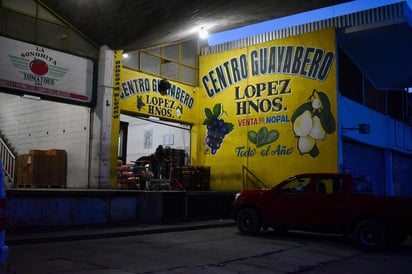 Todo en familia. Tanto en el Mercado Francisco Villa como en muchos más que se encuentran en Durango, los propietarios eligen pasar el negocio a seres queridos por la confianza previa.
