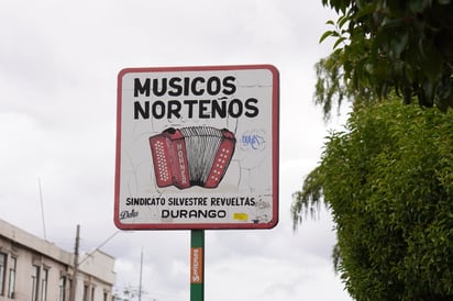 Identidad. Todos los días, sin excepción, diversos músicos duranguenses se juntan en la Plazuela para deleitar al público.