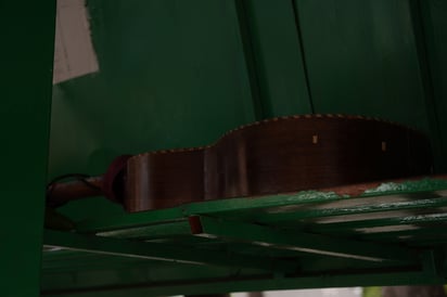 Hogar. Los instrumentos de los músicos suelen ser guardados en diversos lugares de la Plazuela.