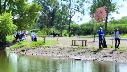 A la campaña de limpieza se sumaron dependencias federales, estatales y municipales que durante toda la mañana del viernes limpiaron de basura las orillas del río Tunal.
