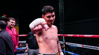 El púgil duranguense mostró temple y calidad, sometiendo a su similar hidalguense en todo momento.