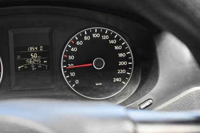 No pasar el límite.Al terminar el viaje, los usuarios pueden calificar si el conductor sobrepasó el límite de velocidad