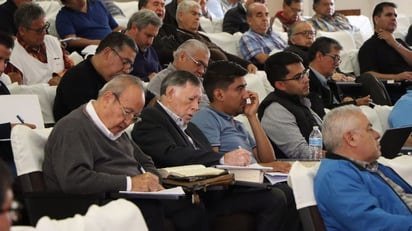 Capacitación. Los padres duranguenses están en una semana de capacitación.
