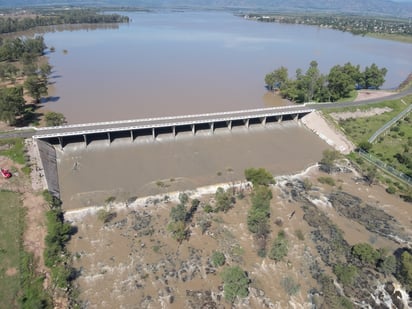 Nivel. La presa Peña del Águila se encuentra por arriba del 100 por ciento de su capacidad como se muestra en la fotografía. La presa no se llenaba desde septiembre del año pasado.