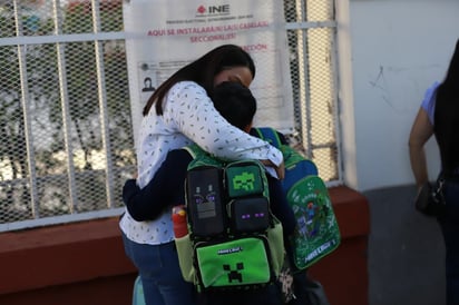Tristeza .A muchos niños se les notaba que no querían regresar a su casa y la despedida con los padres fue emotiva.