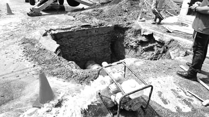 Reparación. Se atenderá este reporte en varias vías ya que requiere rehabilitación de la infraestructura hidráulica y del pavimento.