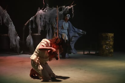 La escenografía fue concebida por el propio José Ángel Soto junto a Sergio Soto.