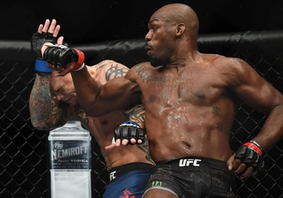 Jon Jones, leyenda de la UFC y uno de los pocos que pudieron retirarse invicto, podría formar parte de la cartelera.