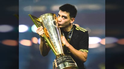 Destacando en selección y en liga, Gilberto Mora es el jugador que más emociona en la actualidad a la afición azteca.