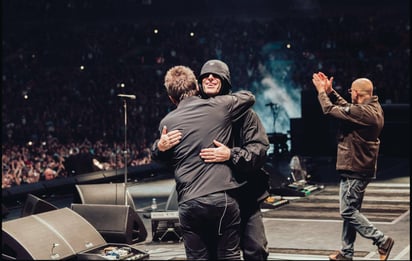 Ante poco más de 150 mil personas repartidas entre dos fechas, los hermanos Gallagher dieron el que es, por ahora, su último concierto en Inglaterra.