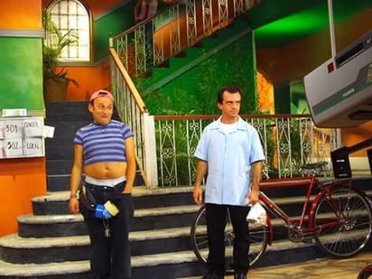 Aunque como personaje secundario, Carlos Arau era un actor habitué en la serie Vecinos.