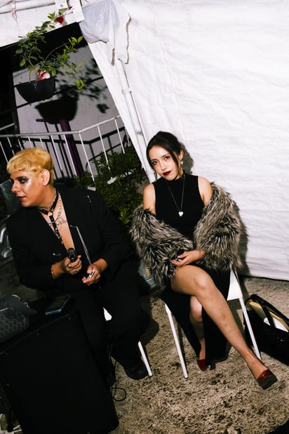 Ricartti (izquierda) definió la muestra como sanadora y emocional, a la vez que desgarradora.