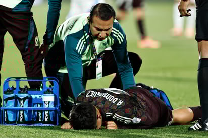 Además del gol, la lesión de Domínguez fue la segundo mala noticia que tuvo México en la primera mitad