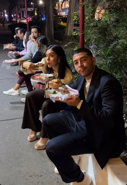 Tras su renovación con la Máquina Celeste, Lira posteó esta foto en sus redes sociales, celebrando el suceso.