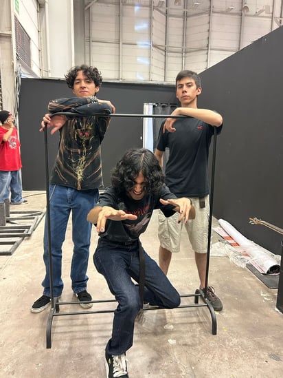 Manu, Cupich y Ari conforman Predio Los Llanos.