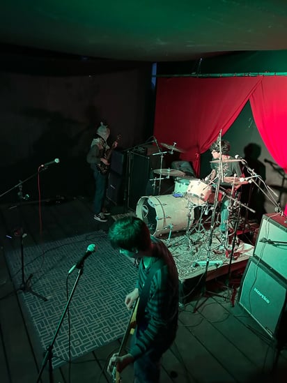 Más allá de la música, Predio Los Llanos presenta un movimiento con una filosofía simple, pero potente; “si estás con nosotros, estamos contigo”.