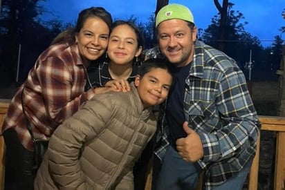 En familia. Denisse, Julia, Matías y Alejandro han transformado su dolor en ganas de ayudar.