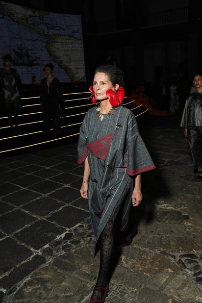 Tejidos tradicionales y siluetas contemporáneas que evocaron identidad, autenticidad y modernidad al mismo tiempo figuraron en todo momento. 