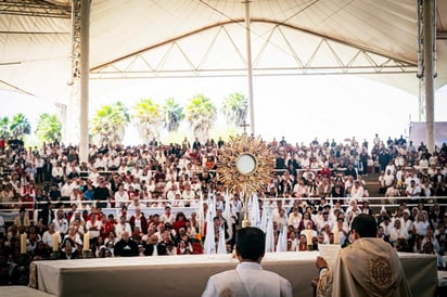 Asistencia. Más de ocho mil personas participaron en la segunda edición del Congreso Eucarístico.