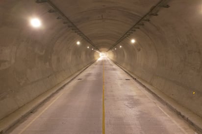 Túnel. 'El Duranguense' fue el resultado de una ampliación de una vía minera donde se permitió realizar las adecuaciones necesarias en altura y ancho entre otros requisitos técnicos.