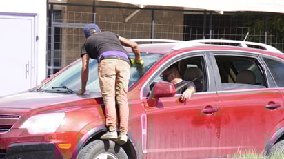 Familias. Se ha documentado la presencia de niños acompañando a adultos durante jornadas completas, lo que evidencia la transmisión generacional de la mendicidad.