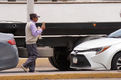 Presencia. Las calles más transitadas como 20 de Noviembre, 5 de Febrero y Constitución concentran a la mayoría de personas en situación de mendicidad, convirtiéndose en puntos fijos de actividad diaria.