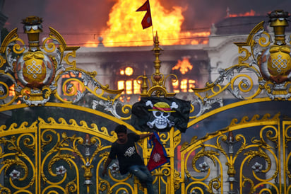 Iniciado como una tendencia en países del sudeste asiático, el Jolly Roger se ha tomado como emblema en diversas protestas de carácter político-social.