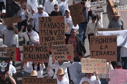 Causa. Muchos simpatizantes del Movimiento del Sombrero participaron en la primera marcha del sábado.