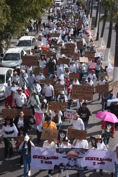 Decisión. Durante la marcha mucha gente se fue sumando.