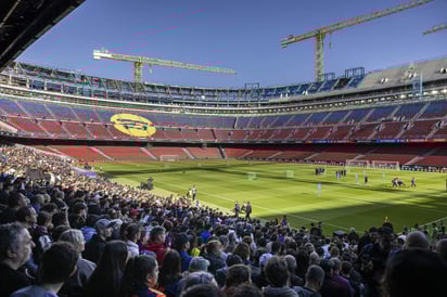 Así luce actualmente el Spotify Camp Nou, ya abierto al público para presenciar una sesión de entrenamiento.