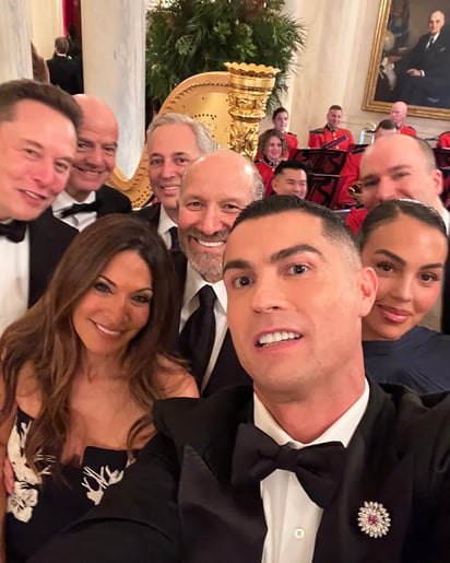 CR7 se dejó ver junto a otros invitados de importancia como Elon Musk, Gianni Infantino y David Sacks.