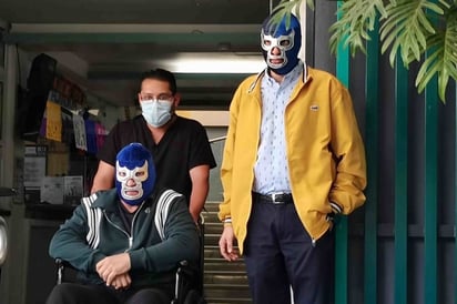 Accidente. Blue Demon Jr. sufrió un aparatoso accidente automovilístico en la autopista México-Puebla que lo mantuvo varios días en terapia intensiva.