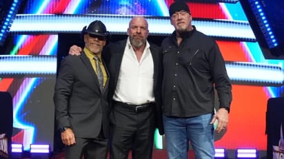 Tras la compra de AAA, Undertaker se ha convertido en uno de los principales bookers de la Tres Veces Estelar.