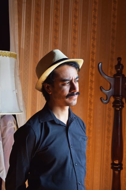 Composición. Arturo grabó cada instrumento, baterías, guitarras, bajo, piano, ukeleles, percusiones latinas e incluso flautas.