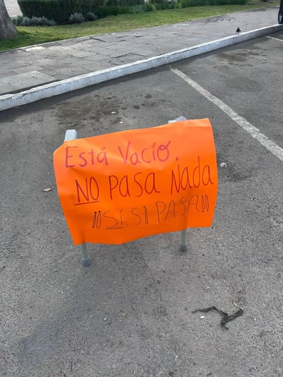 Empatía. Hay personas que ocupan los pocos cajones destinados a personas con discapacidad, con pretextos.