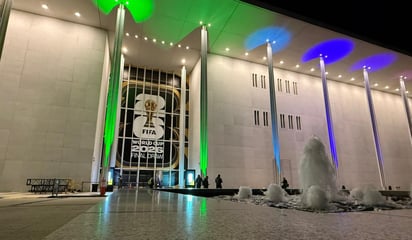 Así luce el John F. Kennedy Center, a unas horas del sorteo del Mundial.