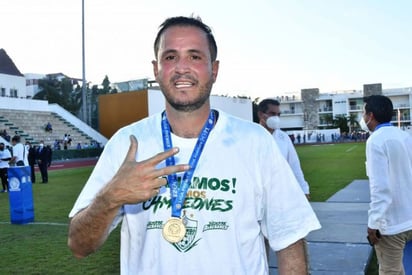 Épico. Bajo su dirección, el conjunto duranguense firmó un registro histórico que marcó época: 41 partidos consecutivos sin perder en casa.