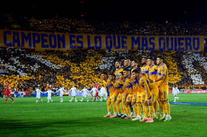 Aunque ambos conjuntos ofrecieron gran acción, la afición terminó siendo la verdadera protagonista en la primera mitad.