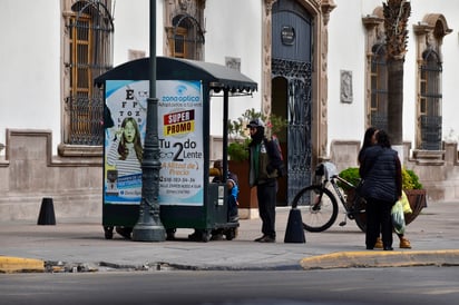 Poco a poco. Desafortunadamente, día con día los boleros van perdiendo clientela, generando puestos abandonados en el Centro.