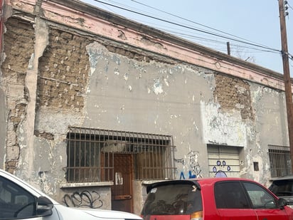 Abandono. Si bien hay algunas personas que continúan viviendo en estas casas, hay otras muchas deshabitadas.