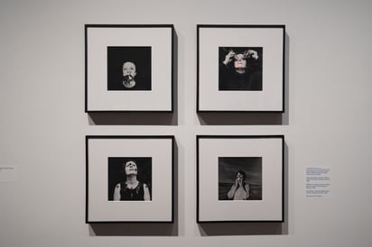 Su obra funciona como un archivo emocional donde la memoria individual y colectiva se entrelazan.