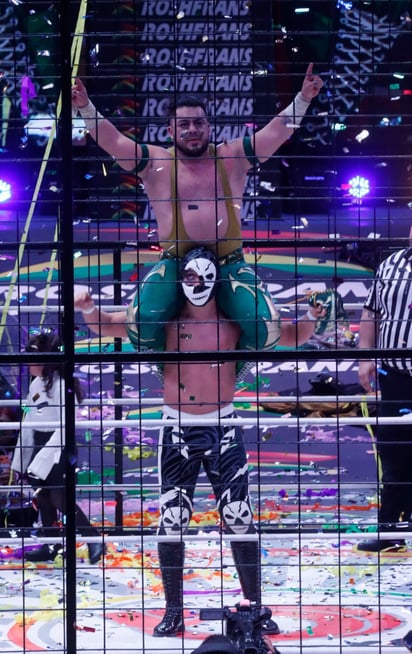 Emotivo. Finalizada la función, Calavera cargó a Robin sobre sus hombros, desatando la euforia y la emoción del respetable.